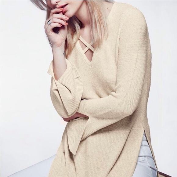 Free People Ivory Cross Neckline Side Slit Long Sleeve Knit Tunic Sweater Size L - Picture 2 of 8